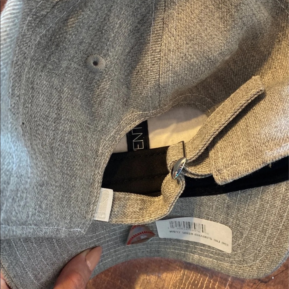 Hat - Picture 4 of 5
